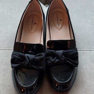 Bandolino Glossy Black Flats with Bow